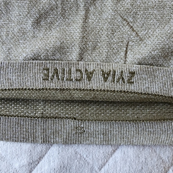 ⭐4/$20 Zyia Seamless Tank Top Small - Picture 6 of 8